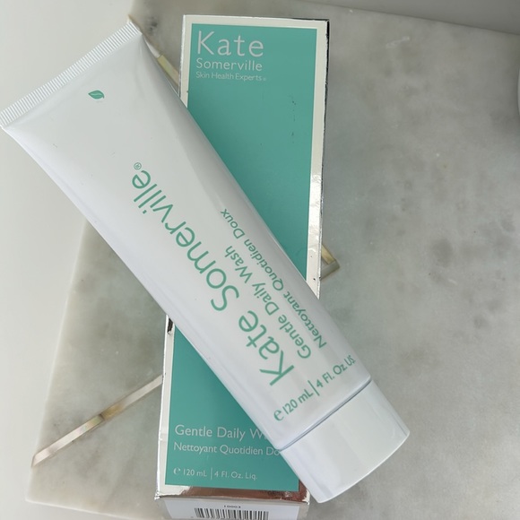Kate Somerville Gentle Daily Wash - Picture 4 of 7